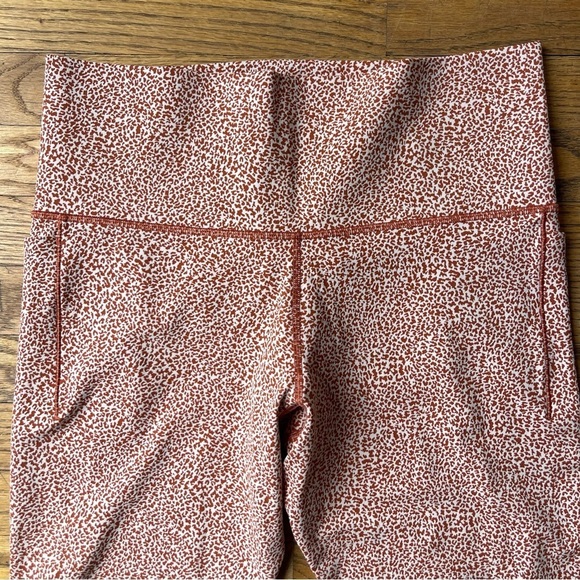 NEW Athleta Salutation Stash II Textured Tight Animal Print White Size 1X NWOT - Picture 2 of 6